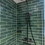 Centre-1bdr-2guest-lift-bright 利兹
