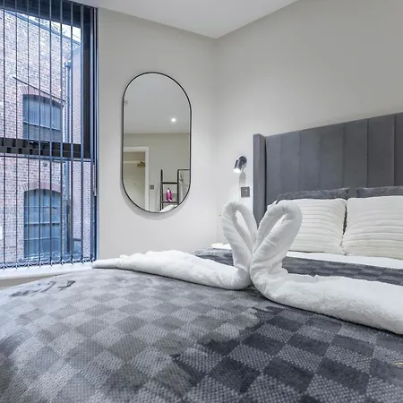 Centre-1bdr-2guest-lift-bright