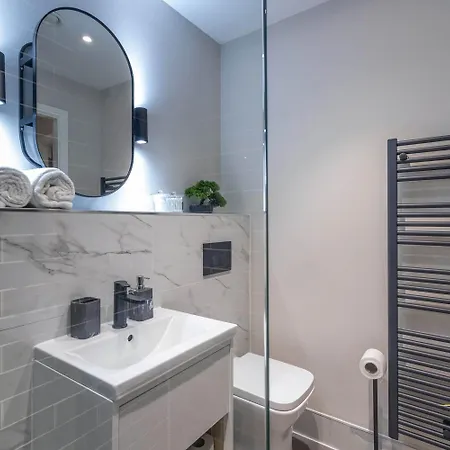 Centre-1bdr-2guest-lift-bright * Лідс