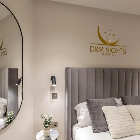 Centre-1bdr-2guest-lift-bright *