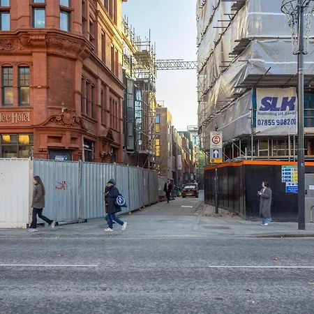 Centre-1bdr-2guest-lift-bright *