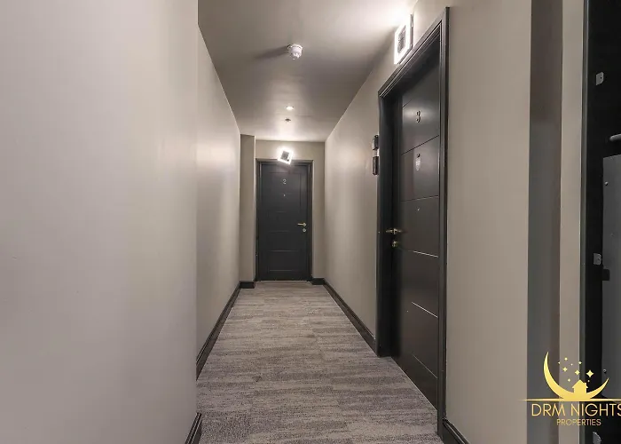 Centre-1bdr-2guest-lift-bright 公寓