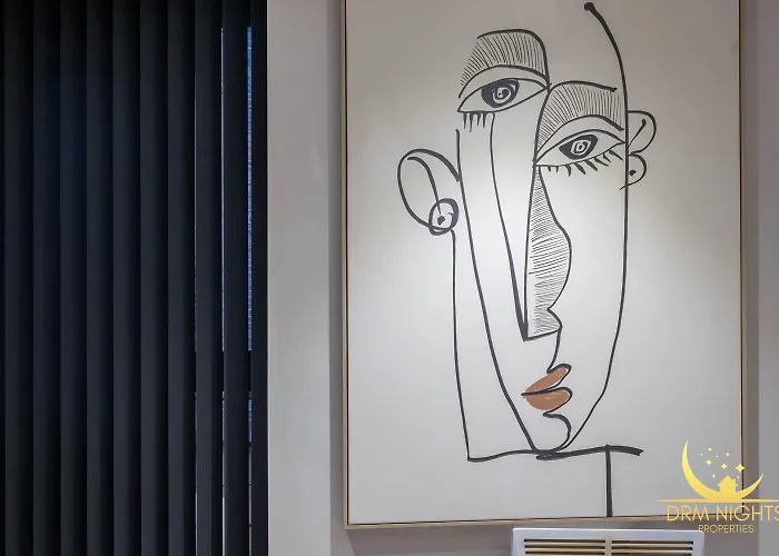 Centre-1bdr-2guest-lift-bright