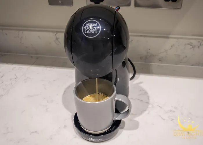 Centre-1bdr-2guest-lift-bright