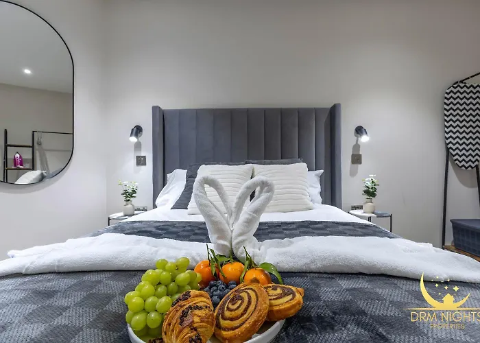 Centre-1bdr-2guest-lift-bright