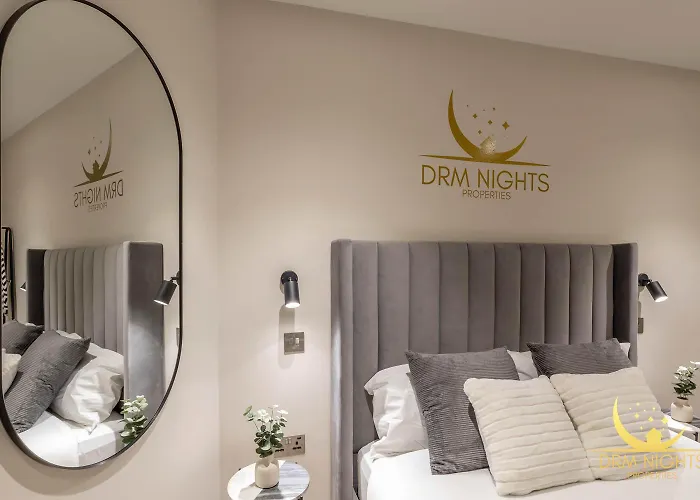 Centre-1bdr-2guest-lift-bright *