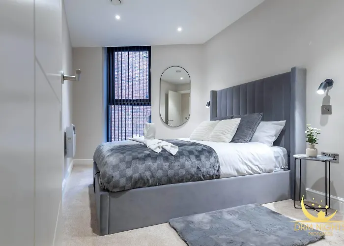 Centre-1bdr-2guest-lift-bright