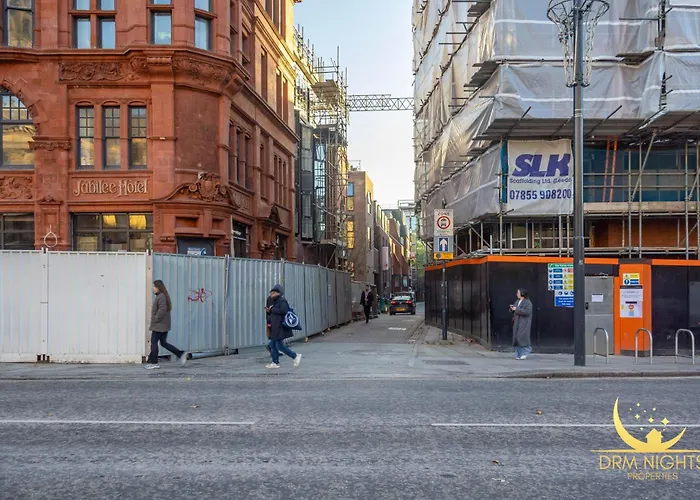 Centre-1bdr-2guest-lift-bright *